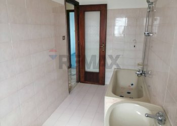 Bagno - Quadrilocale Viale Regione Siciliana Nord Ovest
 
3350, Palermo - foto 34