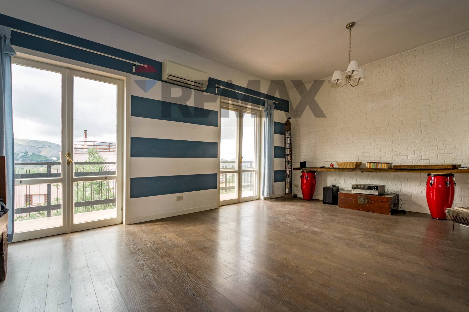 Stanza vuota - Appartamento Via Francesco Emanuele Cangiamila
 
5, Palermo - foto 2