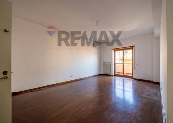 ampio living - Four-room apartment Via Vincenzo Di Marco
 
29, Palermo - photo 2