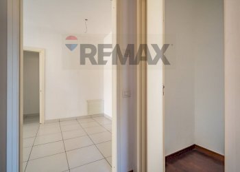 disimpegno zona notte e ripostiglio - Four-room apartment Via Vincenzo Di Marco
 
29, Palermo - photo 12