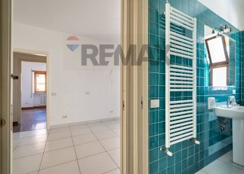 Disimpegno bagno - Four-room apartment Via Vincenzo Di Marco
 
29, Palermo - photo 17