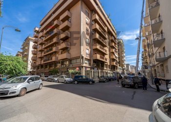 Edificio all\'aperto - Four-room apartment Via Vincenzo Di Marco
 
29, Palermo - photo 24
