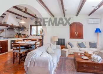 Sala da pranzo - Villa VIA PERSEFONE
 
2, Palermo - photo 15