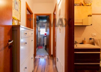 Hall / corridoio - Four-room apartment via vincenzo bellini
 
15, Pedara - photo 6