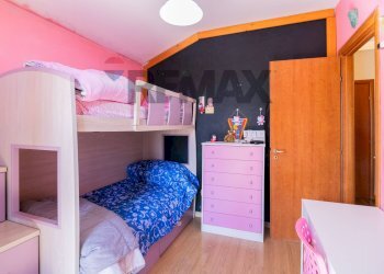 Camera / camera da letto - Four-room apartment via vincenzo bellini
 
15, Pedara - photo 8