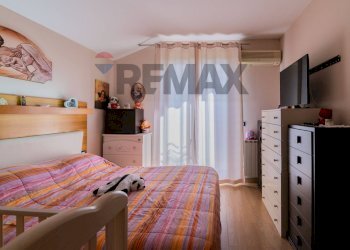 Camera / camera da letto - Four-room apartment via vincenzo bellini
 
15, Pedara - photo 11