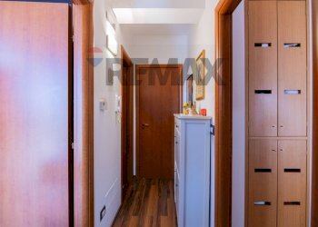 Hall / corridoio - Four-room apartment via vincenzo bellini
 
15, Pedara - photo 16