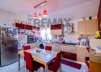 Cucina - Four-room apartment via vincenzo bellini
 
15, Pedara - photo 27