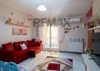 Soggiorno - Four-room apartment via vincenzo bellini
 
15, Pedara - photo 28
