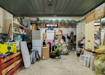 Dispensa di stoccaggio - Four-room apartment via vincenzo bellini
 
15, Pedara - photo 30
