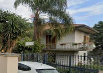 Casa all\'aperto - Trilocale via Luigi Capuana
 
4, Aci Sant'Antonio - foto 1