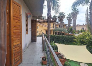 Balcone - Trilocale via Luigi Capuana
 
4, Aci Sant'Antonio - foto 11