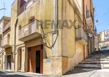 Edificio all\'aperto - Casa indipendente Via Mannelli
 
2, Caltagirone - foto 37
