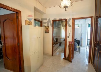 Hall / corridoio - Apartment Via Salvatore Salomone Marino
 
174, Catania - photo 5