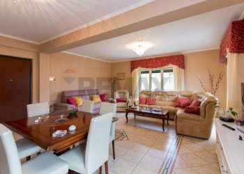 Sala da pranzo - Appartamento Via della Chiesa
 
31, Fiumefreddo di Sicilia - foto 2