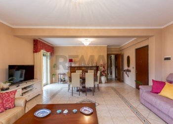 Sala da pranzo - Appartamento Via della Chiesa
 
31, Fiumefreddo di Sicilia - foto 13