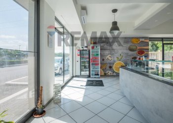 Ricezione / Lobby - Commercial Premises Via Etnea
191, Lentini - photo 7