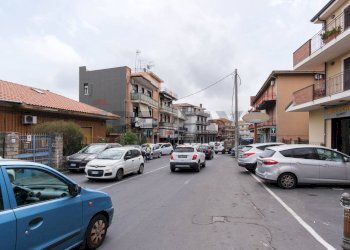 Edificio all\'aperto - Attività Commerciale via Antonio Gramsci
 
91/A, Gravina di Catania - foto 35