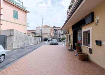 Edificio all\'aperto - Attività Commerciale via Antonio Gramsci
 
91/A, Gravina di Catania - foto 38