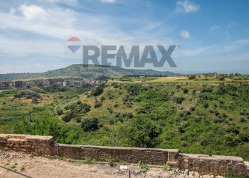 Vista delle montagne - Casa indipendente Via Dei Vespri
 
1, Carlentini - foto 11