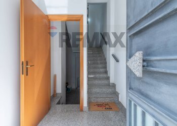 Scale - Casa indipendente Via Dei Vespri
 
1, Carlentini - foto 37