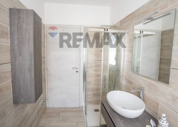 Bagno - Three-room apartment Via Corridoni
 
4, Gavirate - photo 6