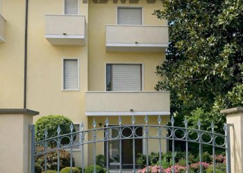 Edificio all\'aperto - Casa semi indipendente Via Butterfly
 
71, Viareggio - foto 13