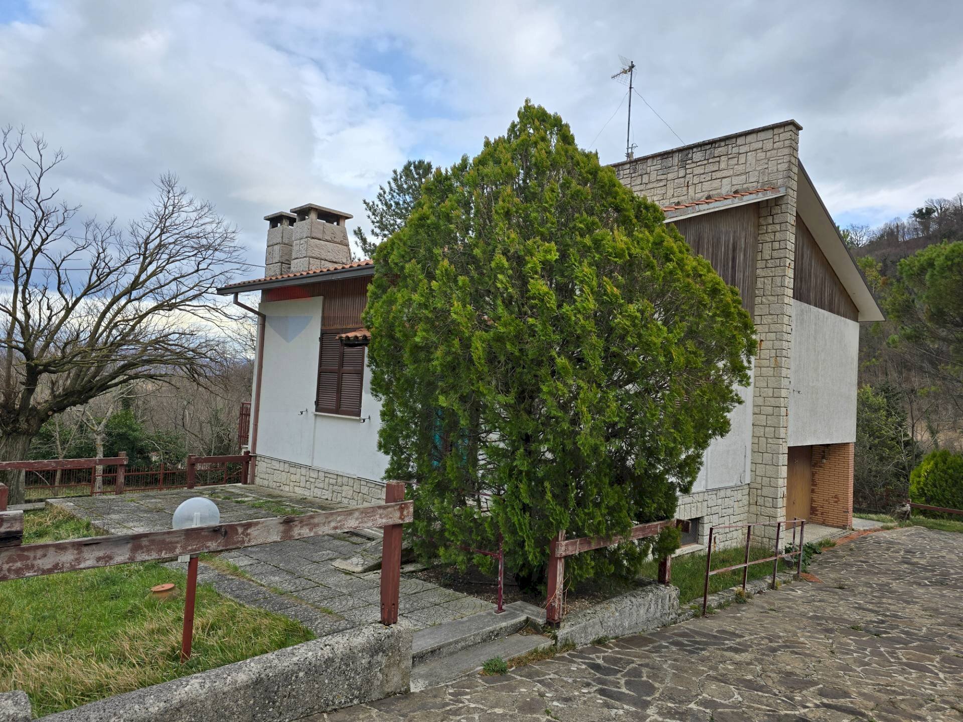 Casa all\'aperto - Villa loc. Valdolmo
 
53, Sassoferrato - foto 2