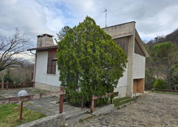 Casa all\'aperto - Villa loc. Valdolmo
 
53, Sassoferrato - foto 5