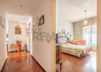 Camera / camera da letto - Apartment via Rocca Priora
77, Roma - photo 38