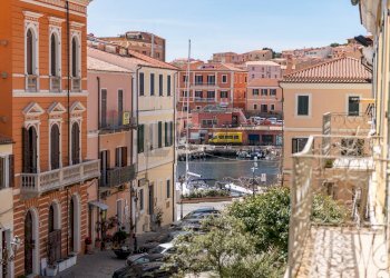 Edificio all\'aperto - Attico via Vittorio Emanuele
 
4, La Maddalena - foto 2