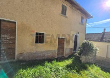 Casa all\'aperto - Casa semi indipendente vicolo Cieco
 
4-6-8, Montereale - foto 2