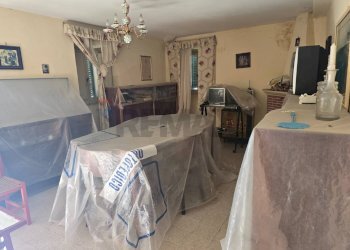 Sala da pranzo - Casa semi indipendente vicolo Cieco
 
4-6-8, Montereale - foto 8
