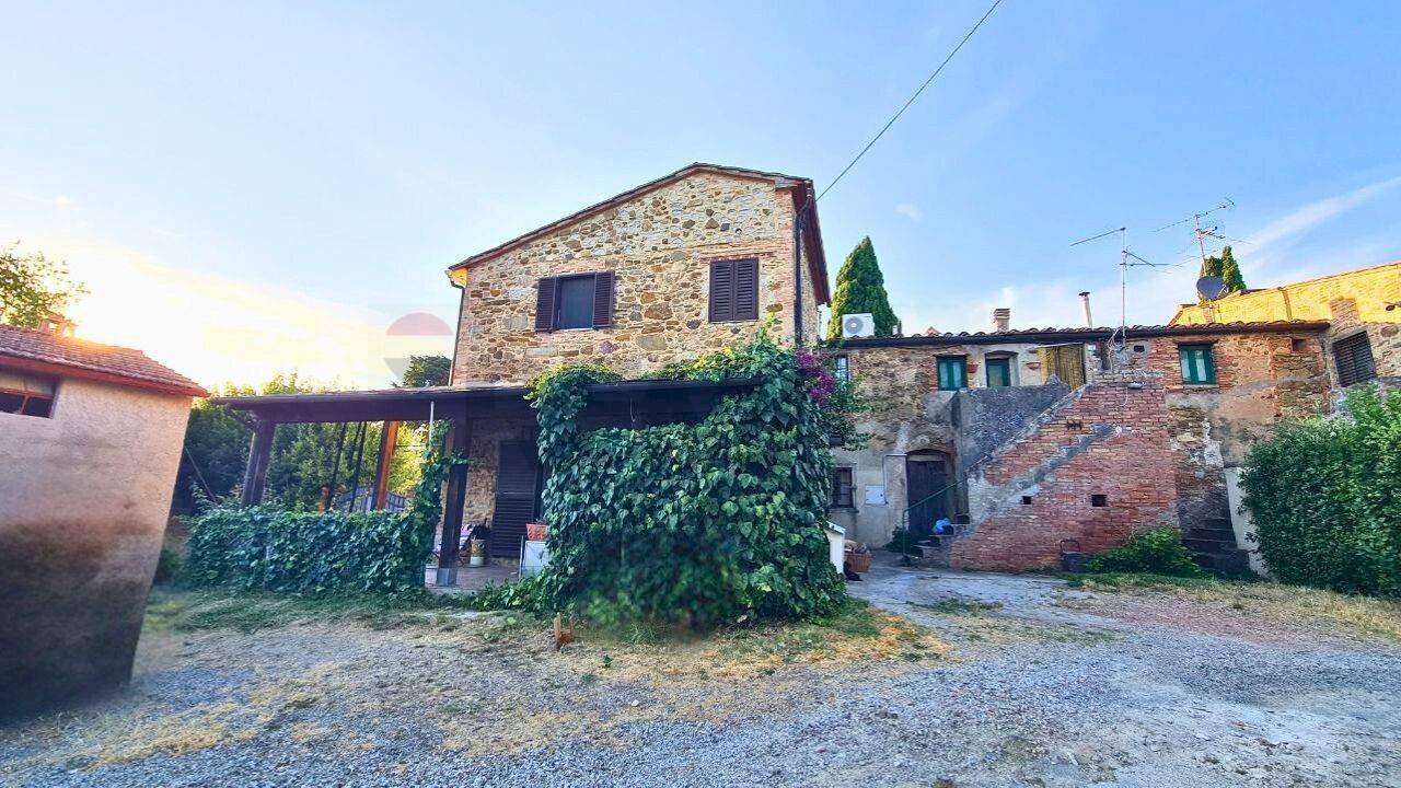 Casa all\'aperto - Casa indipendente Località Spillocchi
 
76, Gambassi Terme - foto 1