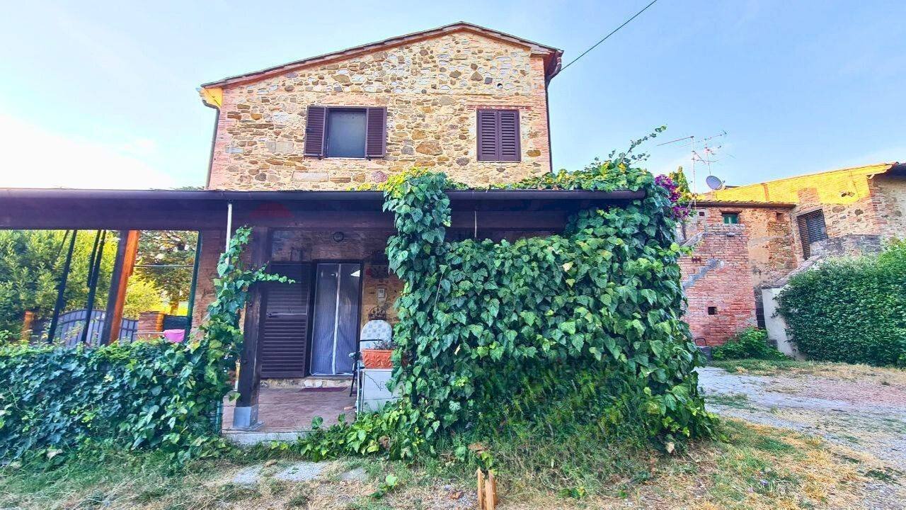 Casa all\'aperto - Casa indipendente Località Spillocchi
76, Gambassi Terme - foto 3