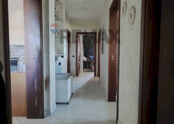 Hall / corridoio - Four-room apartment Corso Indipendenza
 
2, Belpasso - photo 5