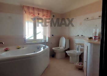 Bagno - Four-room apartment Corso Indipendenza
 
2, Belpasso - photo 10