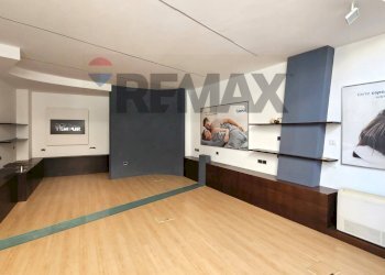 Soggiorno - Commercial Premises Via IV Novembre
45, Lucera - photo 9