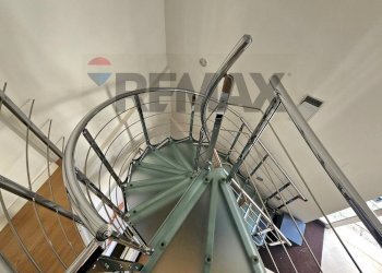 Scale - Commercial Premises Via IV Novembre
45, Lucera - photo 16
