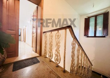 Hall / corridoio - Semi-detached house Cecina - photo 3