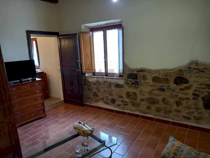 Stanza vuota - Casa semi indipendente via cavour
 
27, Castelnuovo di Val di Cecina - foto 2