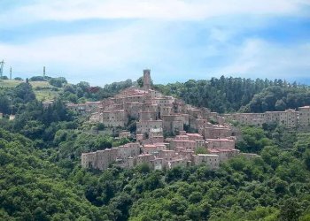 Edificio all\'aperto - Casa semi indipendente via cavour
27, Castelnuovo di Val di Cecina - foto 24