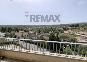 Balcone - Trilocale Via Mario Montessori
 
23, Noto - foto 12