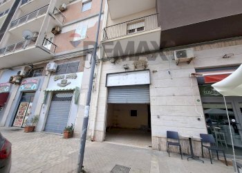 Edificio all\'aperto - Locale Commerciale Viale Tunisi
73, Siracusa - foto 3