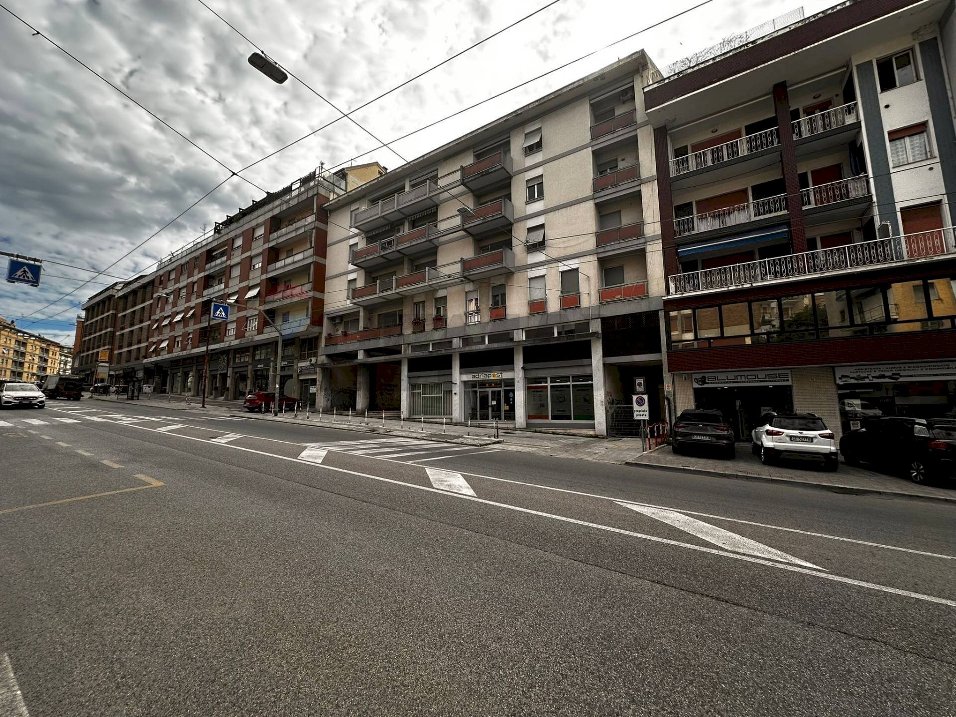 Edificio all\'aperto - Box via Martiri della Resistenza
 
38, Ancona - foto 1