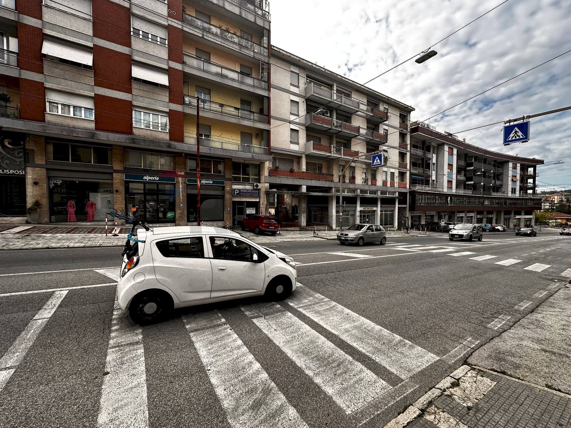 Edificio all\'aperto - Box via Martiri della Resistenza
38, Ancona - foto 3