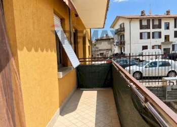 Balcone - Bilocale Piazza Facheris
 
3, Presezzo - foto 10