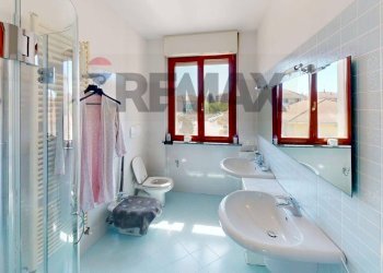 Bagno - Four-room apartment Via Assi San Paolo
 
24, Pavia - photo 17