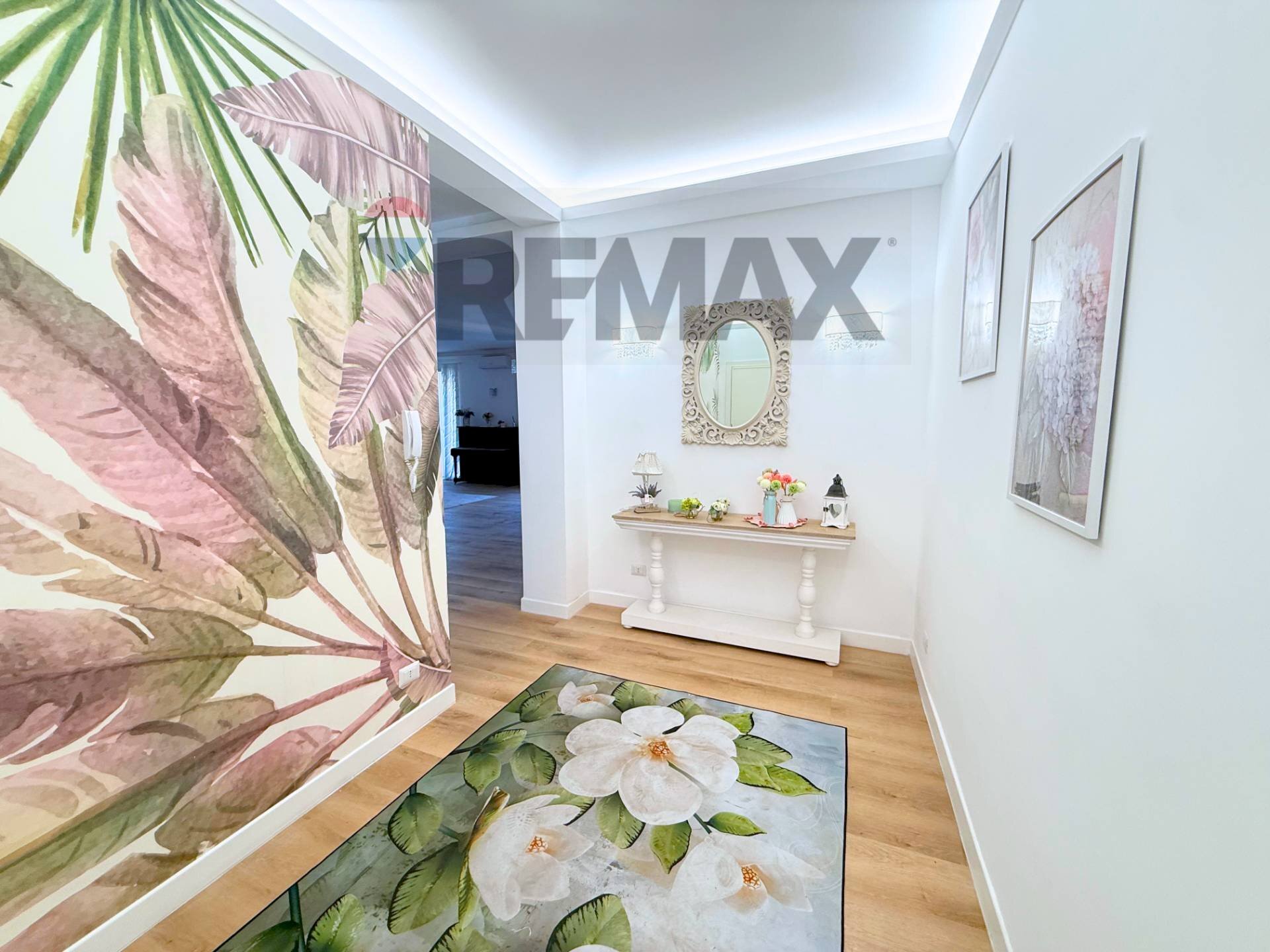Hall / corridoio - Four-room apartment Via Gorizia
8, Foggia - photo 2