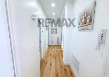 Hall / corridoio - Four-room apartment Via Gorizia
8, Foggia - photo 10